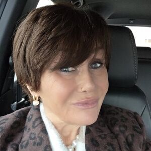 Meet your Posher, Evelyne